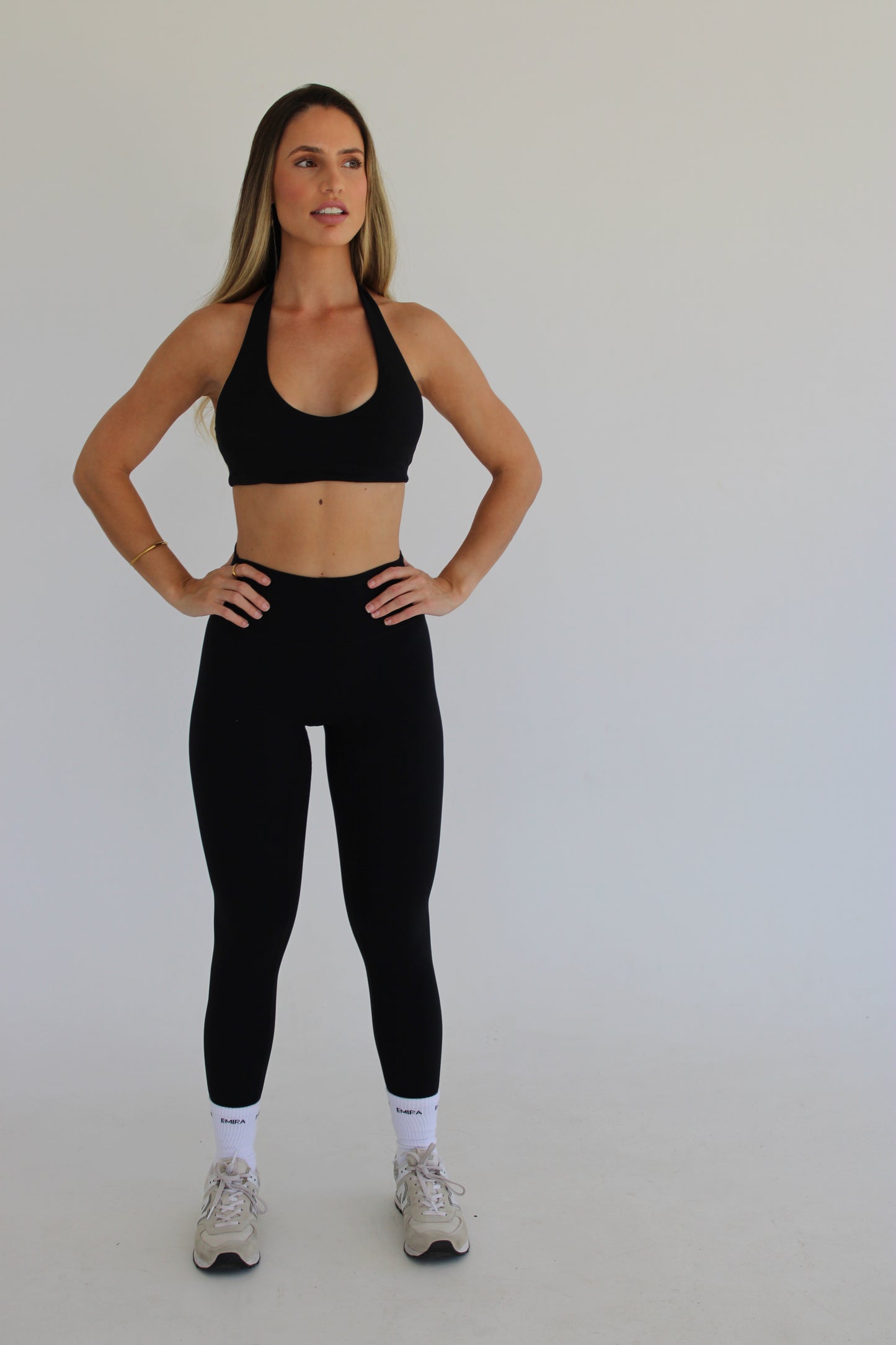 EMIRA RE SCULPT CROP BLACK