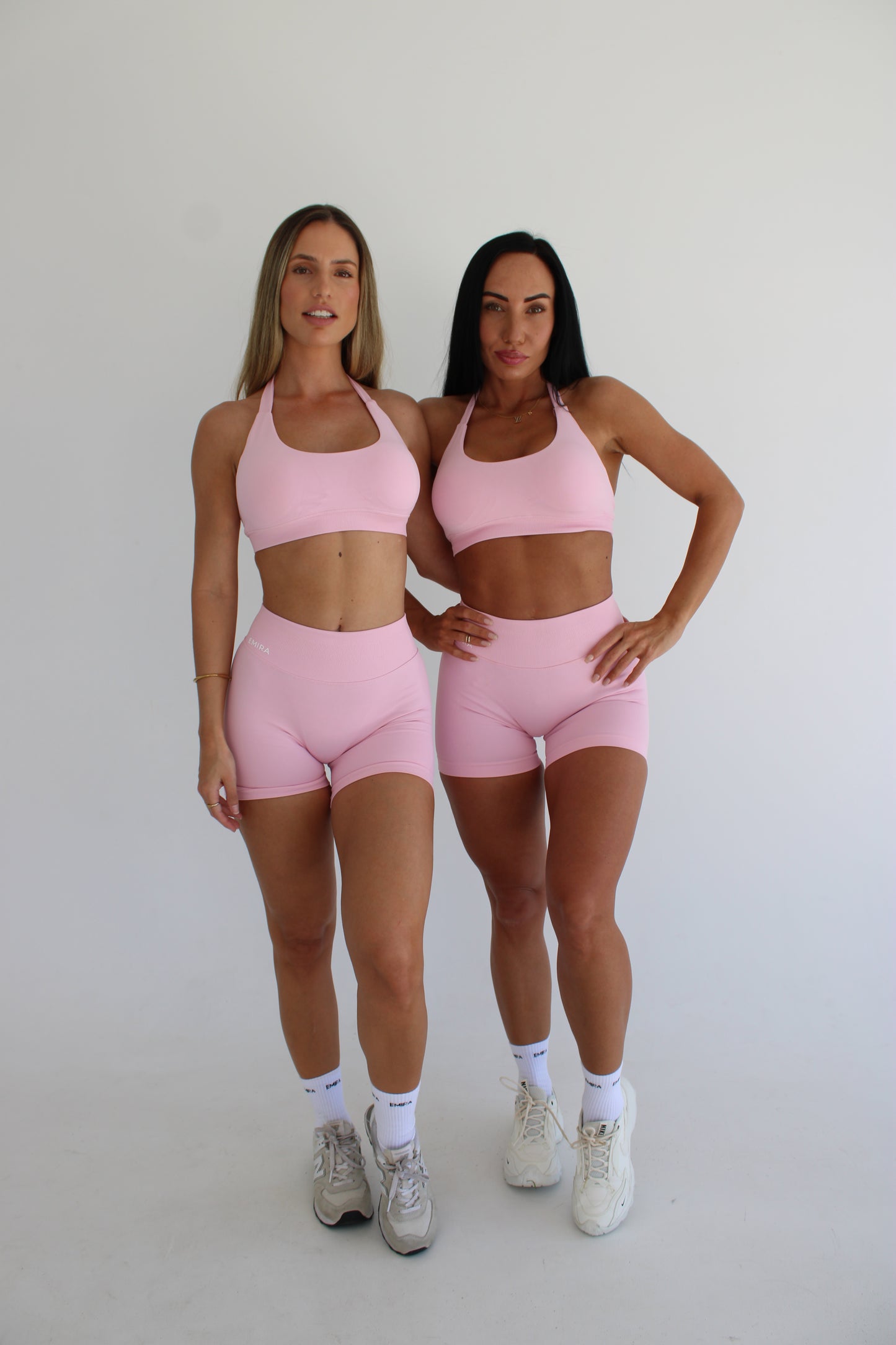 COMPACT SEAMLESS SHORTS