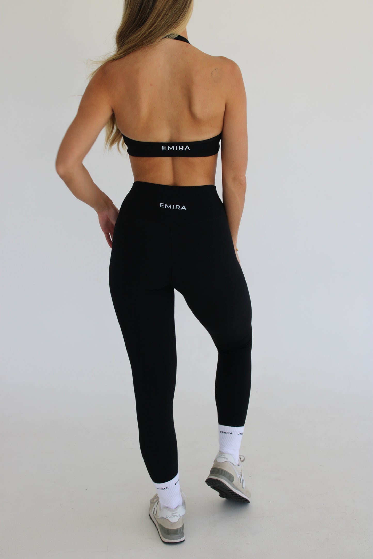 EMIRA RE SCULPT CROP BLACK