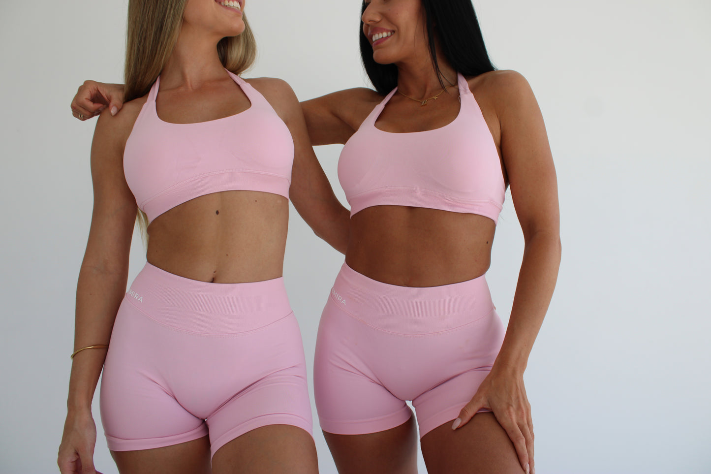 COMPACT SEAMLESS SHORTS