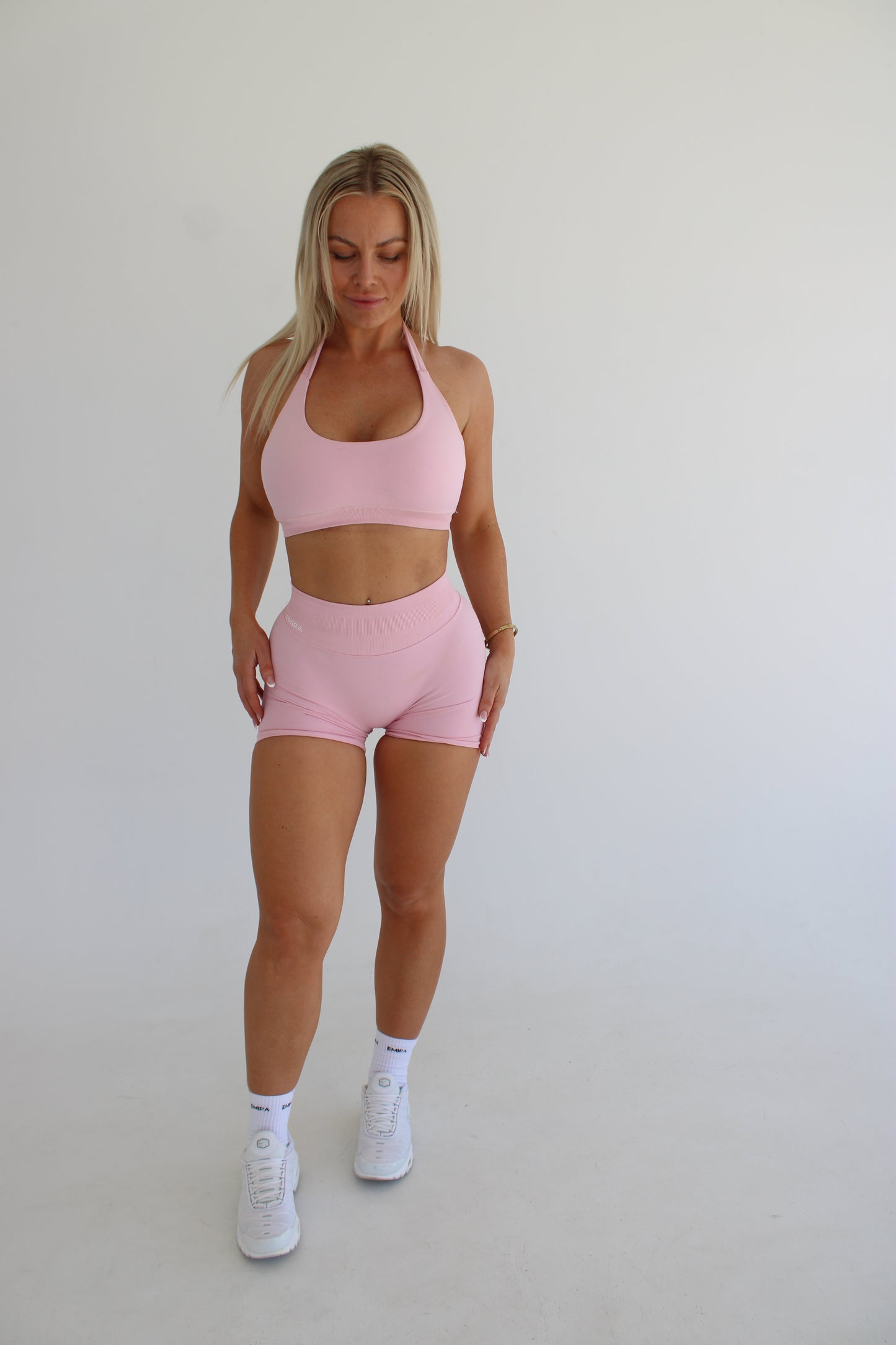 COMPACT SEAMLESS SHORTS