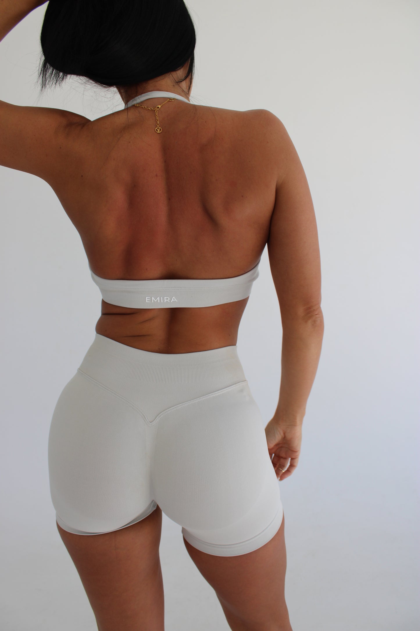 COMPACT SEAMLESS SHORTS