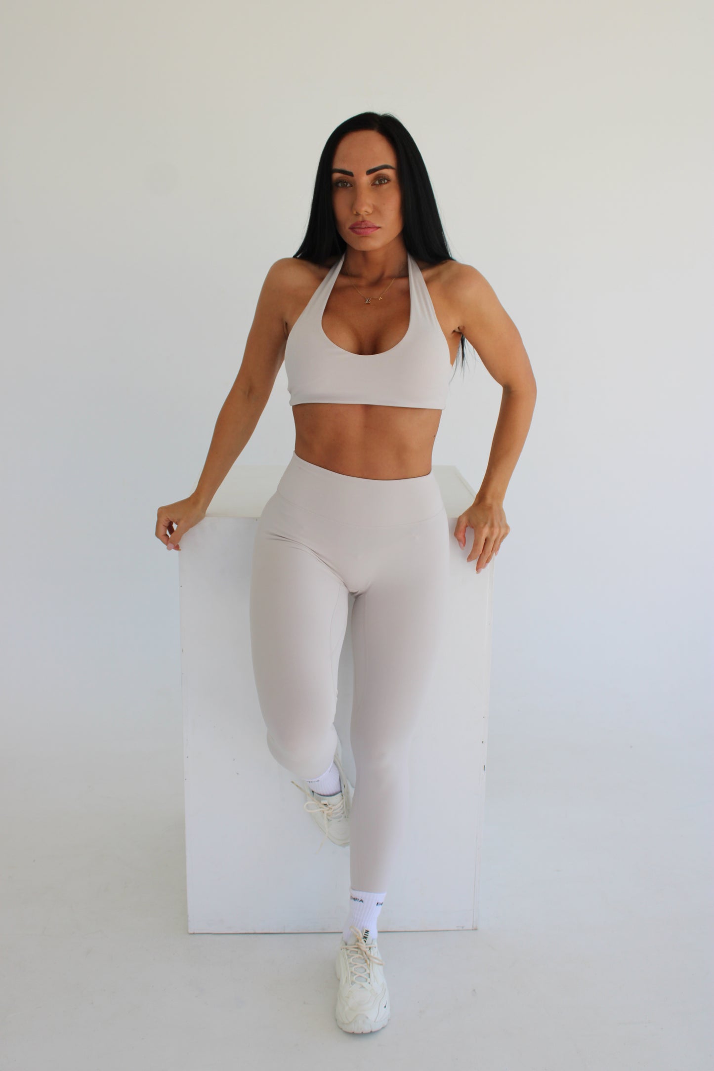 EMIRA RE SCULPT CROP BEIGE