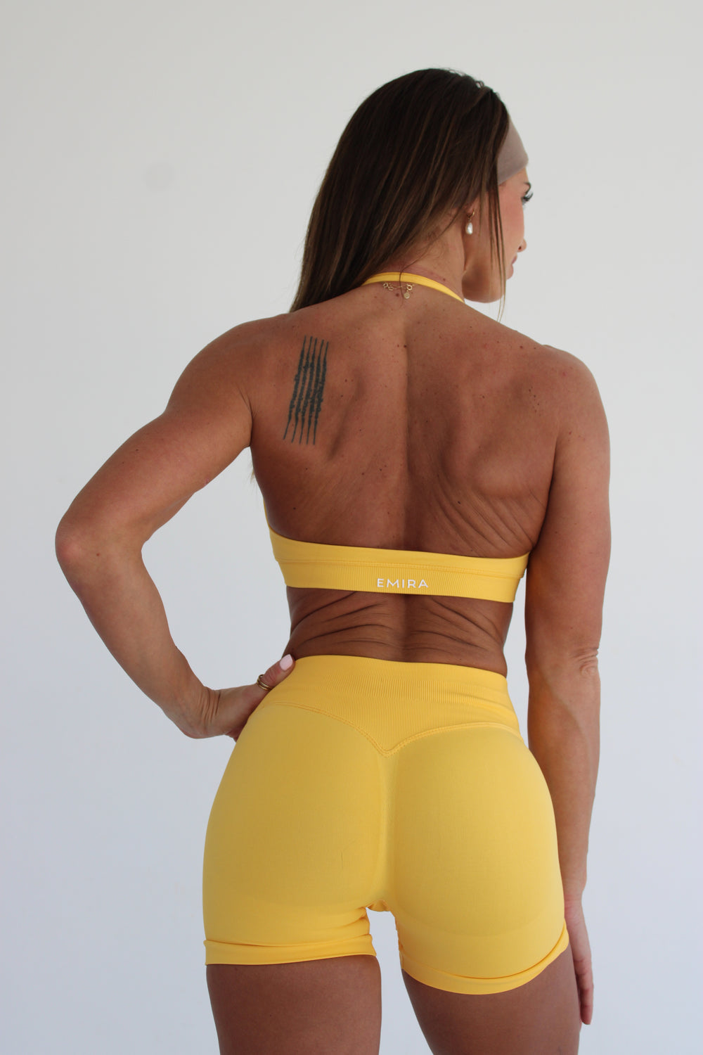 COMPACT SEAMLESS SHORTS