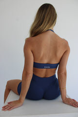 COMPACT SEAMLESS CROP